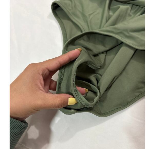 Aerie Womens Medium Long Green Full Coverage One Piece Swimsuit Summer Beach - Picture 3 of 6